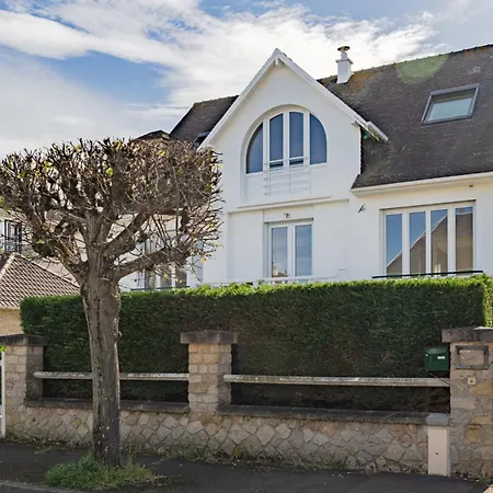 Family House With Garden - Near The *
