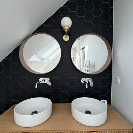 180 M Family With Garden Sleeps 10 * Ouistreham