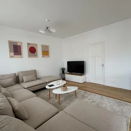 180 M Family With Garden Sleeps 10 Feriehus Ouistreham