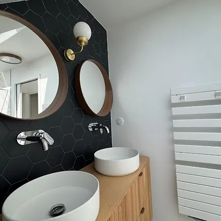 180 M Family With Garden Sleeps 10 * Ouistreham