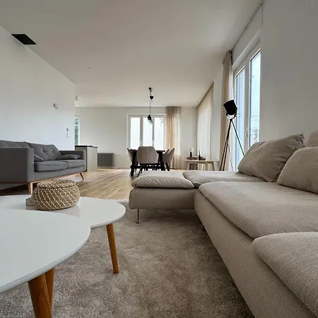 180 M Family With Garden Sleeps 10 *