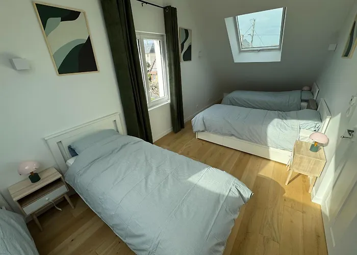 180 M Family With Garden Sleeps 10 Ouistreham