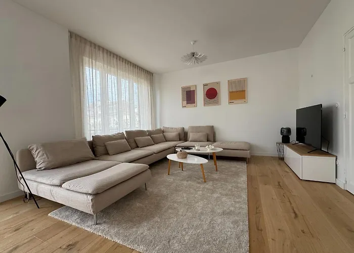 180 M Family With Garden Sleeps 10 Ouistreham